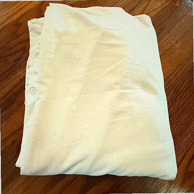 EUC Nestl King Duvet Cover-White/Button Close, 100% Microfiber