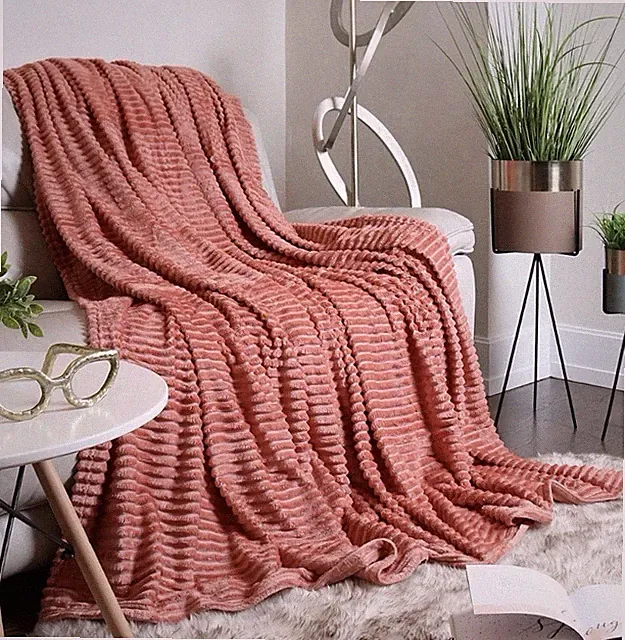 Nestl Misty Rose Queen Plush Blanket New